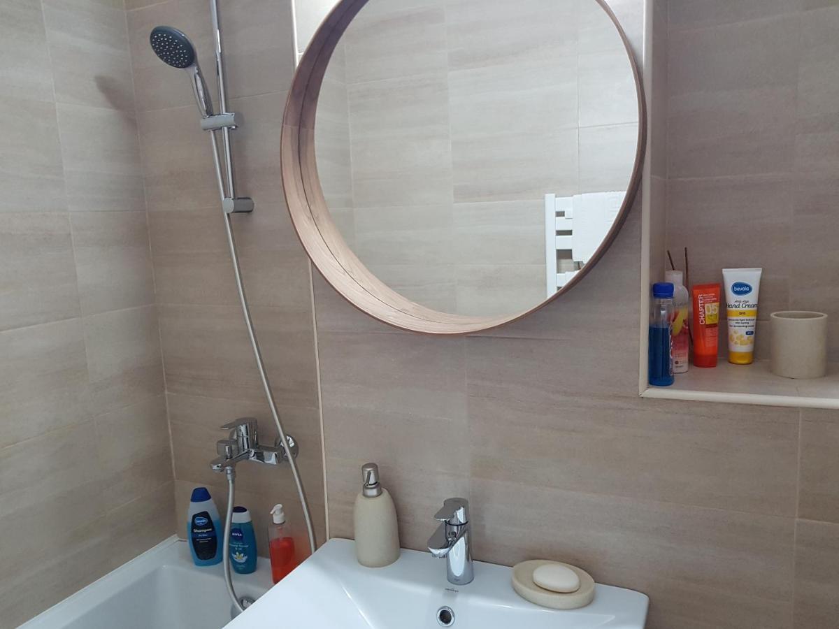 Mary Apartment Galati  Bagian luar foto